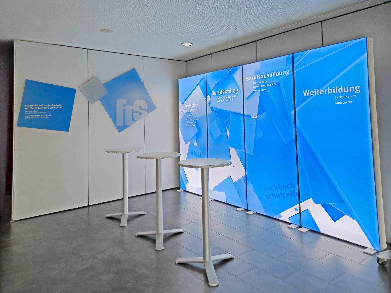 Messegestaltung Messestand und Informationstafeln der Feintechnikschule Villingen-Schwenningen
